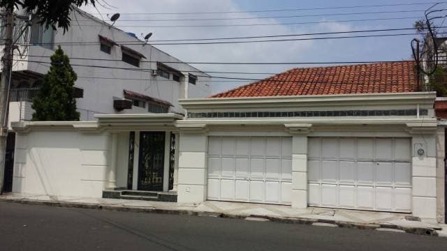VENDO HERMOSA CASA EN EL CENTENARIO — foto 1