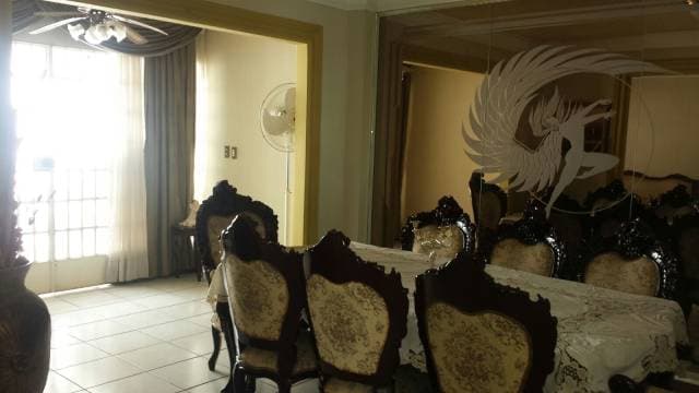 VENDO HERMOSA CASA EN EL CENTENARIO — foto 7