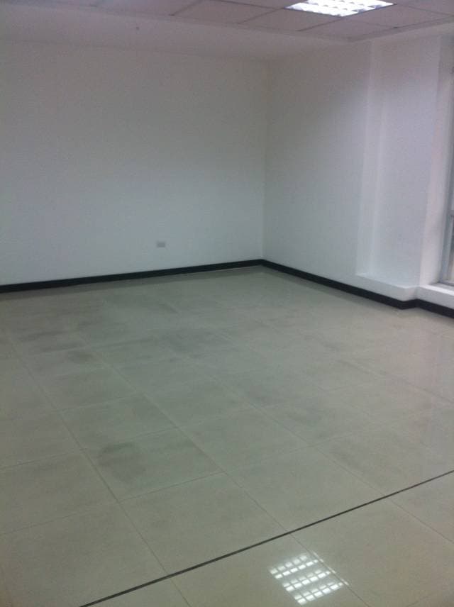 EN RENTA OFICINA 12 DE OCTUBRE — foto 1