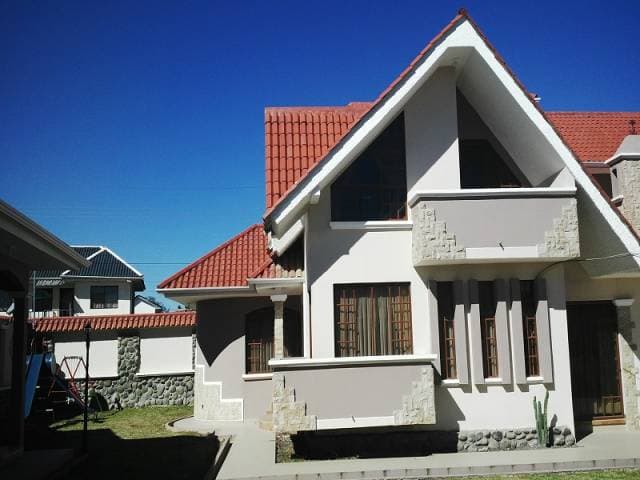 Espectacular casa en Venta, Ricaurte muy buen sector . — foto 2
