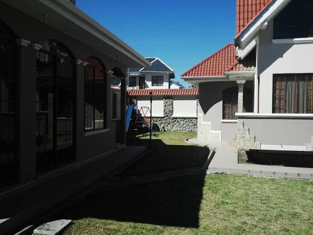 Espectacular casa en Venta, Ricaurte muy buen sector . — foto 4