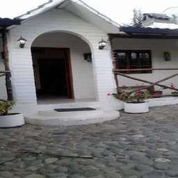 VENDO BONITA CASA DE CAMPO CERCA A OTAVALO