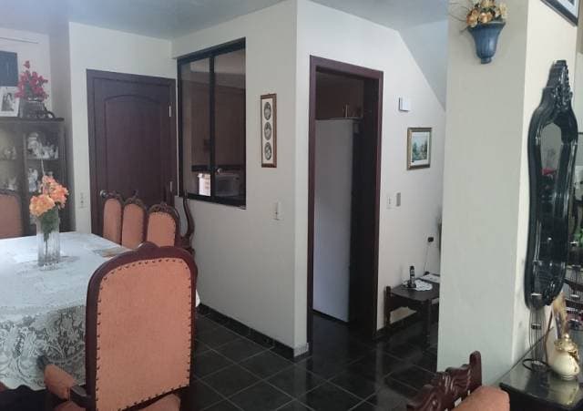 Bonita casa en sector La Playa: Azogues — foto 4