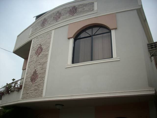 Casa de dos plantas con garage — foto 3