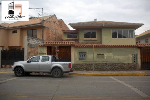 AMPLIA Y FUNCIONAL CASA RENTERA POR LA FERIA LIBRE — foto 1