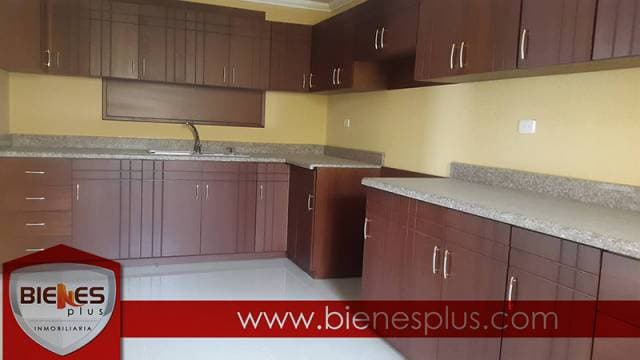 Casa de venta en Cuenca sector Totoracocha de 4 Dorm — foto 2