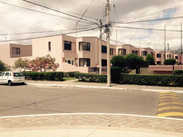 HERMOSO DEPARTAMENTO DE 50 M2.  "DOS HEMISFERIOS" caracterizado por su seguridad y bello entorno" — foto 6