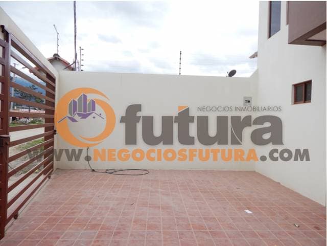 COMODA CASA SECTOR JARDINES DE SAN JOAQUIN $ 120.000 — foto 2