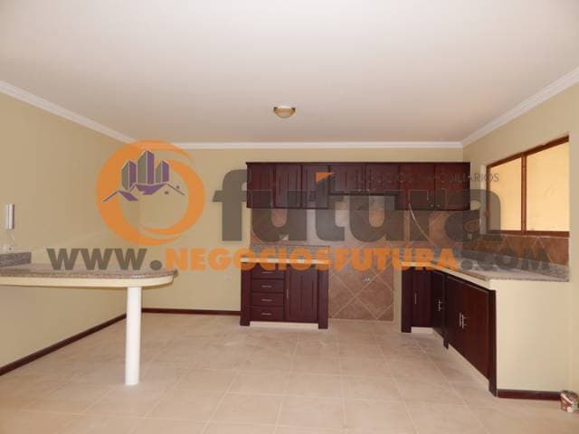 COMODA CASA SECTOR JARDINES DE SAN JOAQUIN $ 120.000 — foto 6