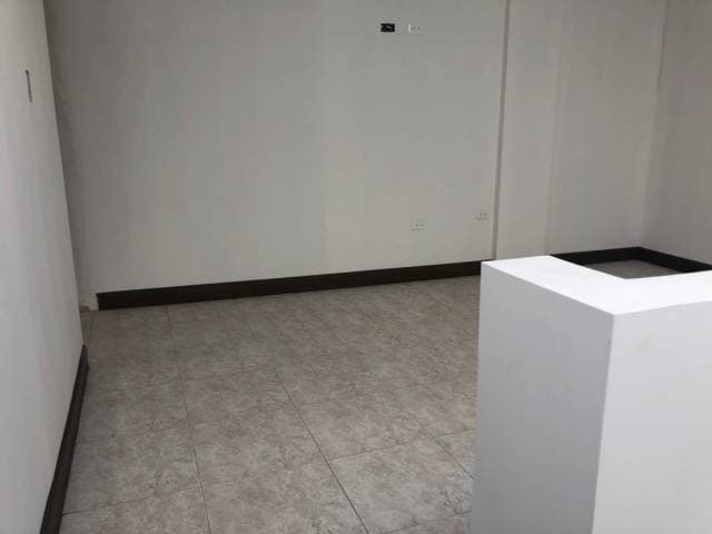 CASA 3 DORMITORIOS A2 CUADRAS ELOY ALFARO — foto 7