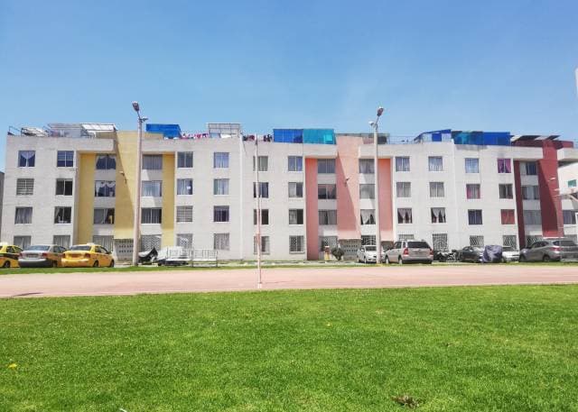 VENDO DEPARTAMENTO SECTOR LA BRETAÑA AL SUR DE QUITO — foto 1