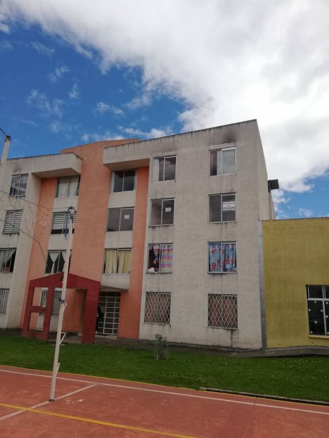 VENDO DEPARTAMENTO SECTOR LA BRETAÑA AL SUR DE QUITO — foto 3