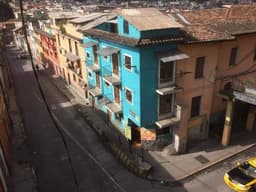 Arriendo Local en Calle Bahía de Caráquez y Marañon, esquina.24 mts2