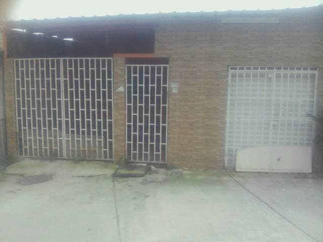 De oportunidad venta de casa con local comercial — foto 1