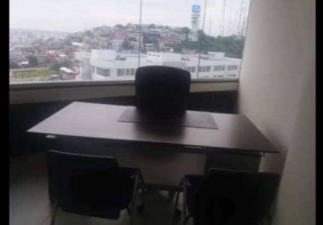 ALQUILER DE OFICINA AMOBLADA - EXCELENTE VISTA — foto 1