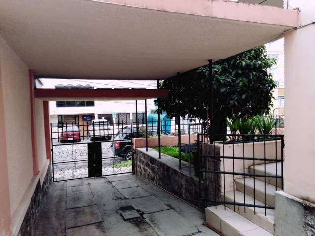 Casa dos plantas Mariana de Jesús incluye 2 minidepartamentos — foto 6