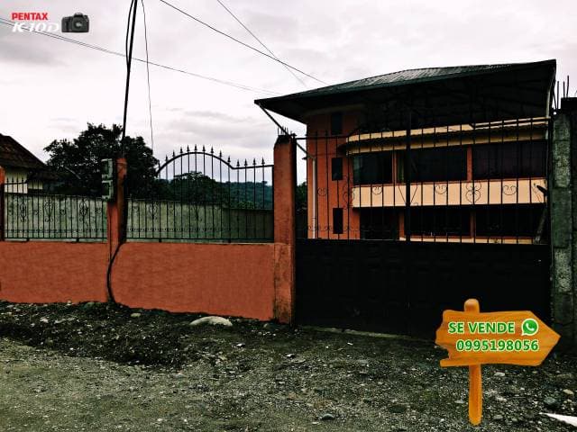 CASA RENTERA CON AMPLIO PATIO / EN PUYO — foto 2