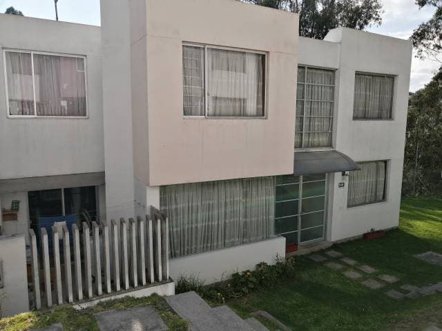 De Oportunidad, Vendo Casa en Paseos del Pichincha — foto 1