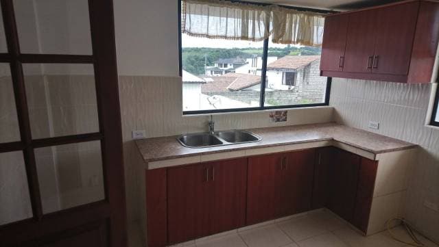 CASA EN VENTA URB.LA COLINA FRENTE ESPE — foto 2