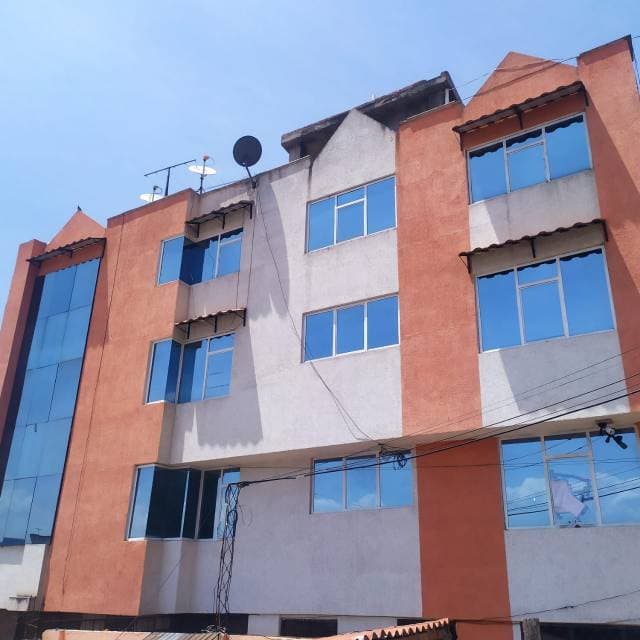 ARRIENDO DE DEPARTAMENTOS EN RIOBAMBA — foto 4