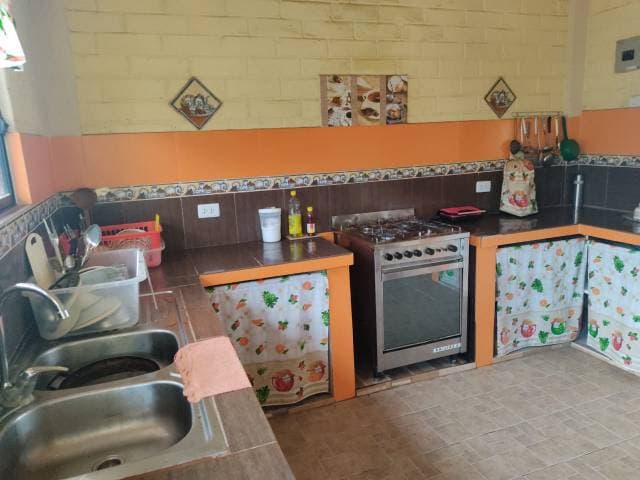EN VENTA CASA CON TERRENO — foto 9
