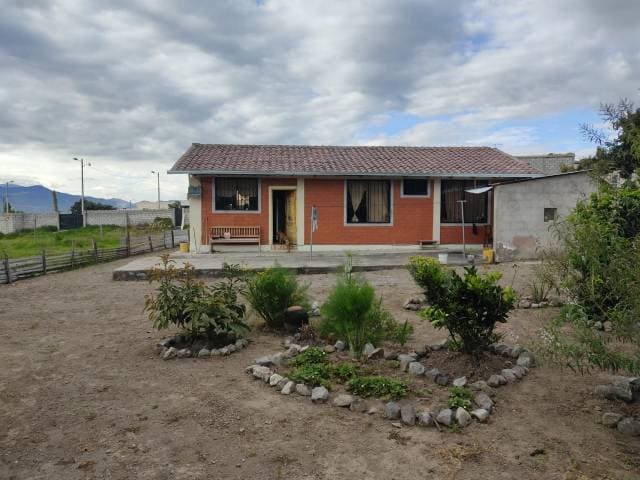 EN VENTA CASA CON TERRENO — foto 11
