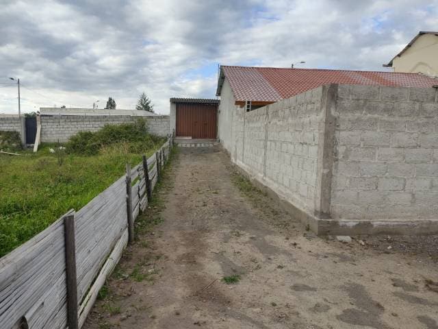 EN VENTA CASA CON TERRENO — foto 12