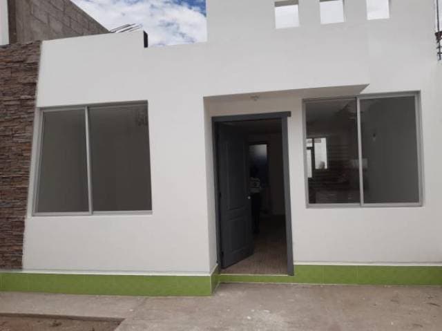 CASA POR ESTRENAR EN IBARRA — foto 1