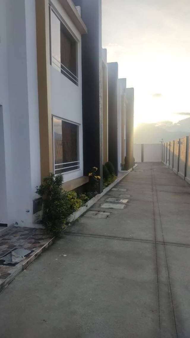 Se vende casa BONITA EN IBARRA — foto 2