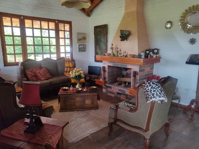 VENDO HERMOSA PROPIEDAD EN ATUNTAQUI — foto 2