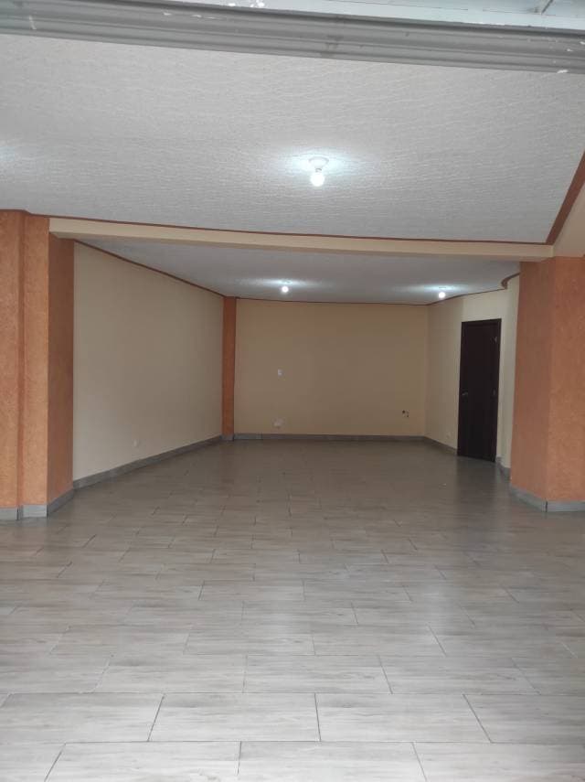 LOCALES EN ALQUILER — foto 1