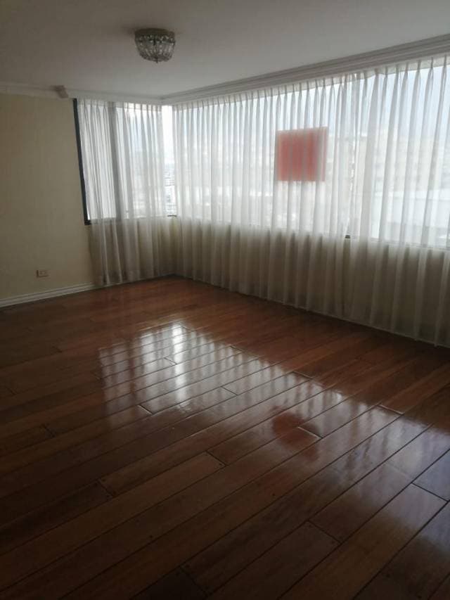 DEPARTAMENTO DIAGONAL A LA UNIVERDAD DE LAS AMERICAS, QUITO — foto 5