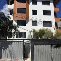 VENDO AMPLIO  Y ACOGEDOR  APARTAMENTO DE 220 MTS JUNTO AL PARQUE METROPOLITANO