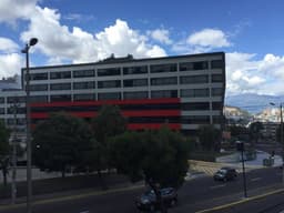 ARRIENDO OFICINA NUEVA  (48,04m2), EDIFICIO DE LUJO  “CITIMED “ SECTOR HOSPITAL METROPOLITANO