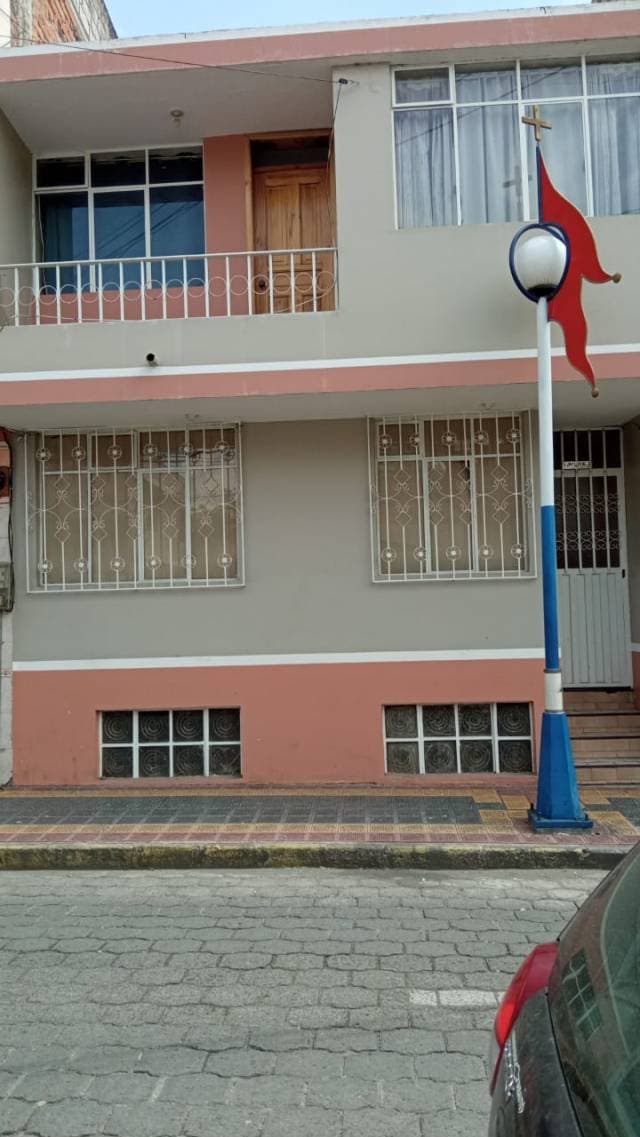 DE OPORTUNIDAD SE VENDE CASA EN OTAVALO — foto 1
