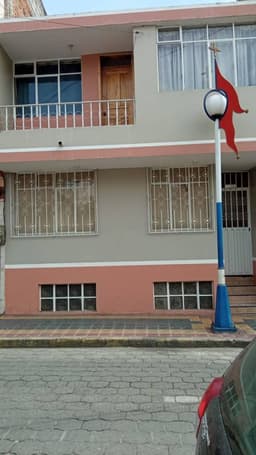 DE OPORTUNIDAD SE VENDE CASA EN OTAVALO