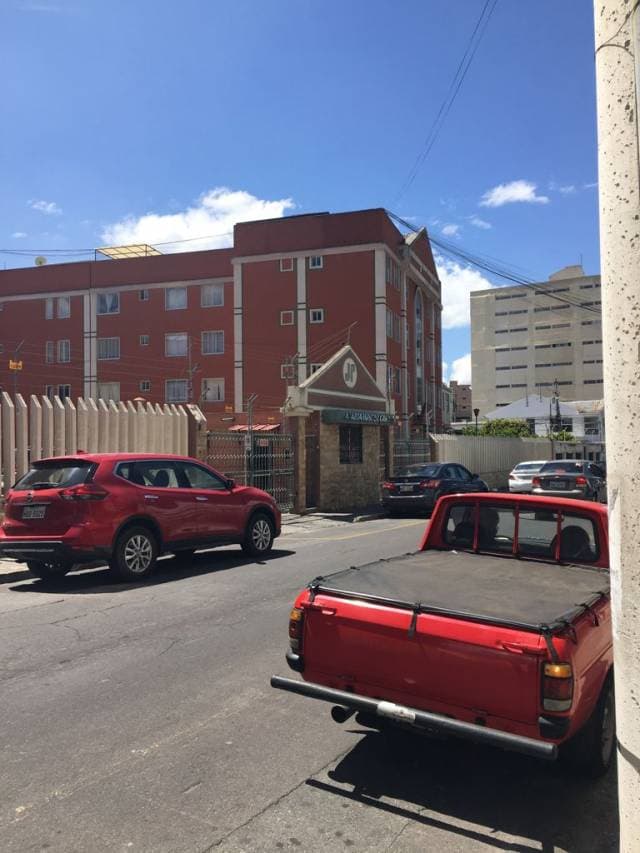 APARTAMENTO EN URBANIZACION PRIVADA — foto 1