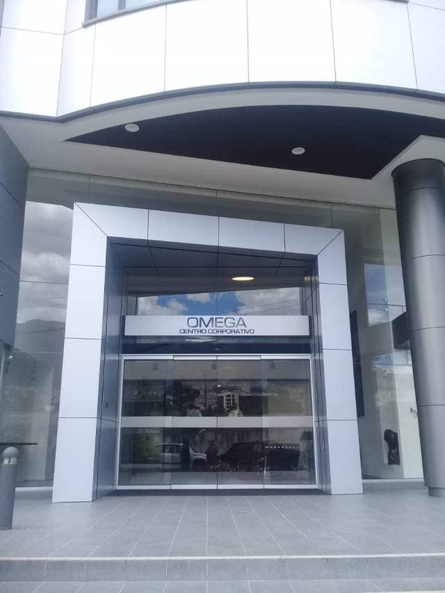 ARRIENDO OFICINA EN EDIFICIO CENTRO DE NEGOCIOS CORPORATIVO OMEGA — foto 1