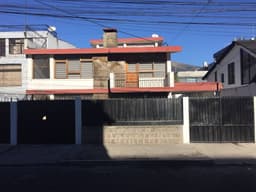 Departamento de 3 desniveles sector UDLA-Quicentro