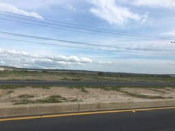 VENDO 40 A 80 HECTÁREAS EN VÍA A LA COSTA SANTA ELENA KM 80 HAY UNA UPC, CARRETERA, DE PRIMERA, SERVICIOS DE AGUA Y LUZ
