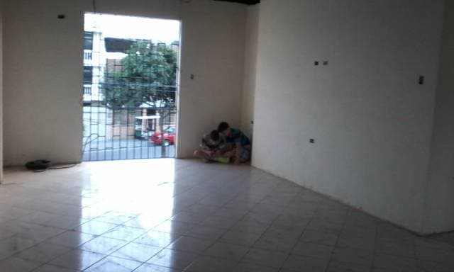 ALQUILO CASA DE DOS PISOS MAS AREA DE PATIO LIBRE — foto 5