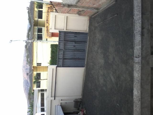 ALQUILO CASA DE DOS PISOS MAS AREA DE PATIO LIBRE — foto 6