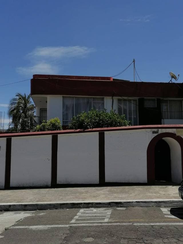 ARRIENDO COMODO DEPARTAMENTO SECTOR LA KENNEDY NORTE DE QUITO — foto 1