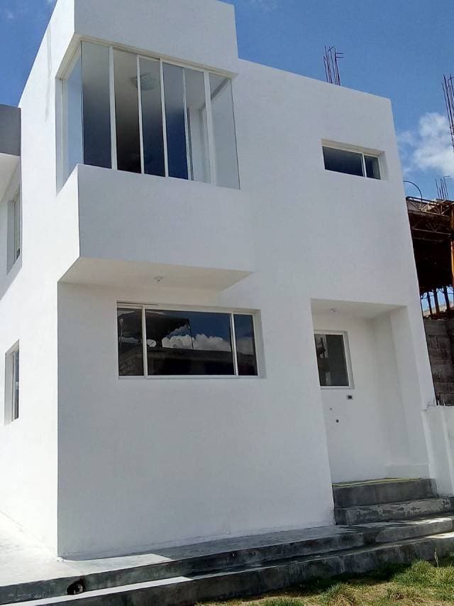 VENTA DE CASA NUEVA SECTOR NORTE DE QUITO — foto 5