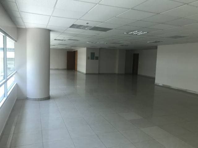 Parque Empresarial Colon se alquila oficina de 500 m2 — foto 3