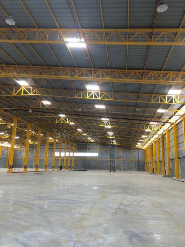 DURAN Se alquilan naves industriales 4300 m2 — foto 3
