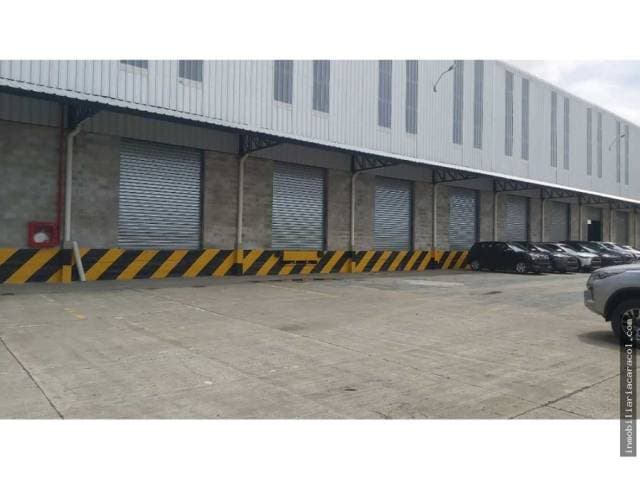 Guayaquil en Via Daule Alquilo bodega 5100 m2 — foto 2