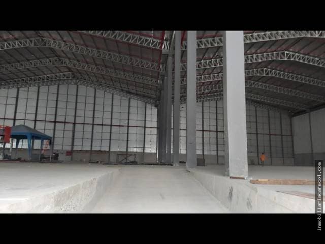 En Via Daule Alquilo Bodega 8.788 m² — foto 2