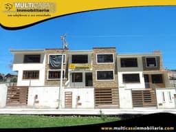 TRES CASAS EN VENTA CON LOCAL COMERCIAL Y U HABITACIONES EN CUENCA-ECUADOR