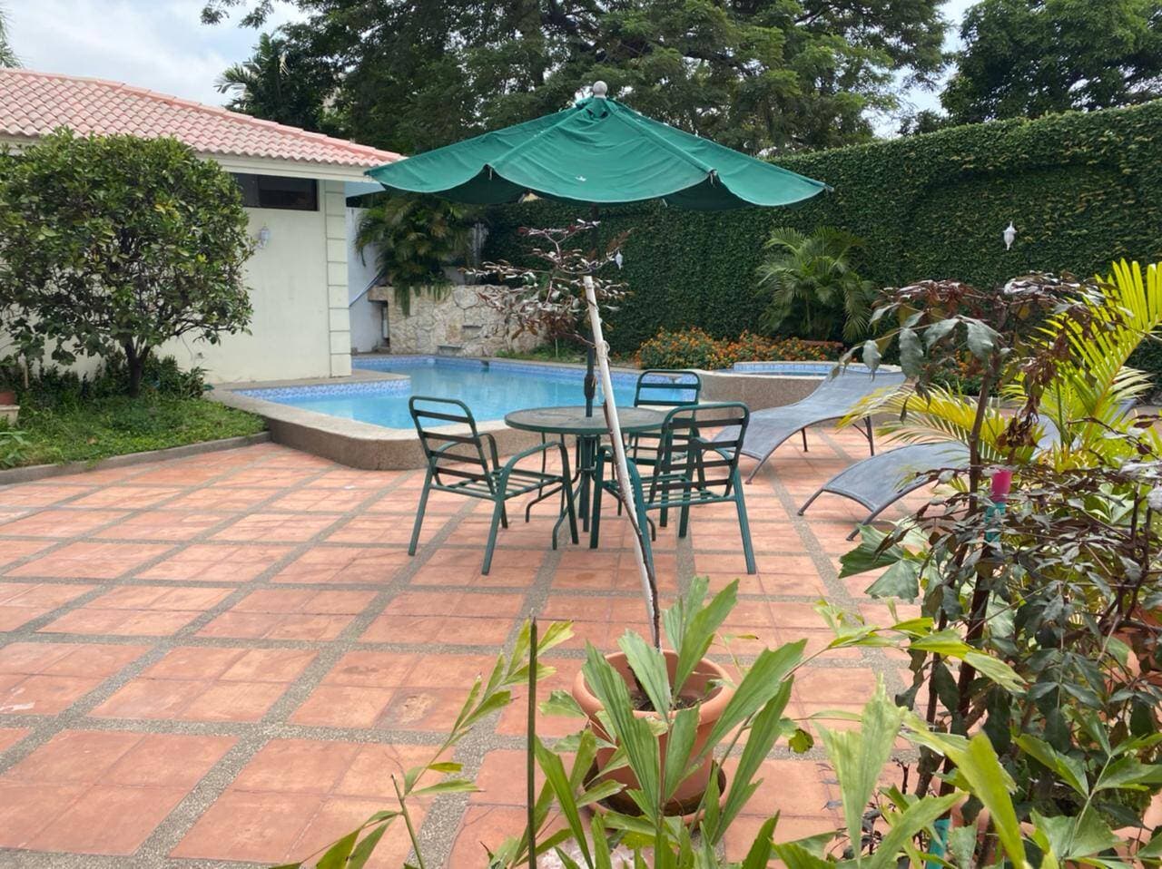 Venta de Linda Casa de 3 Niveles en Isla Sol — foto 4